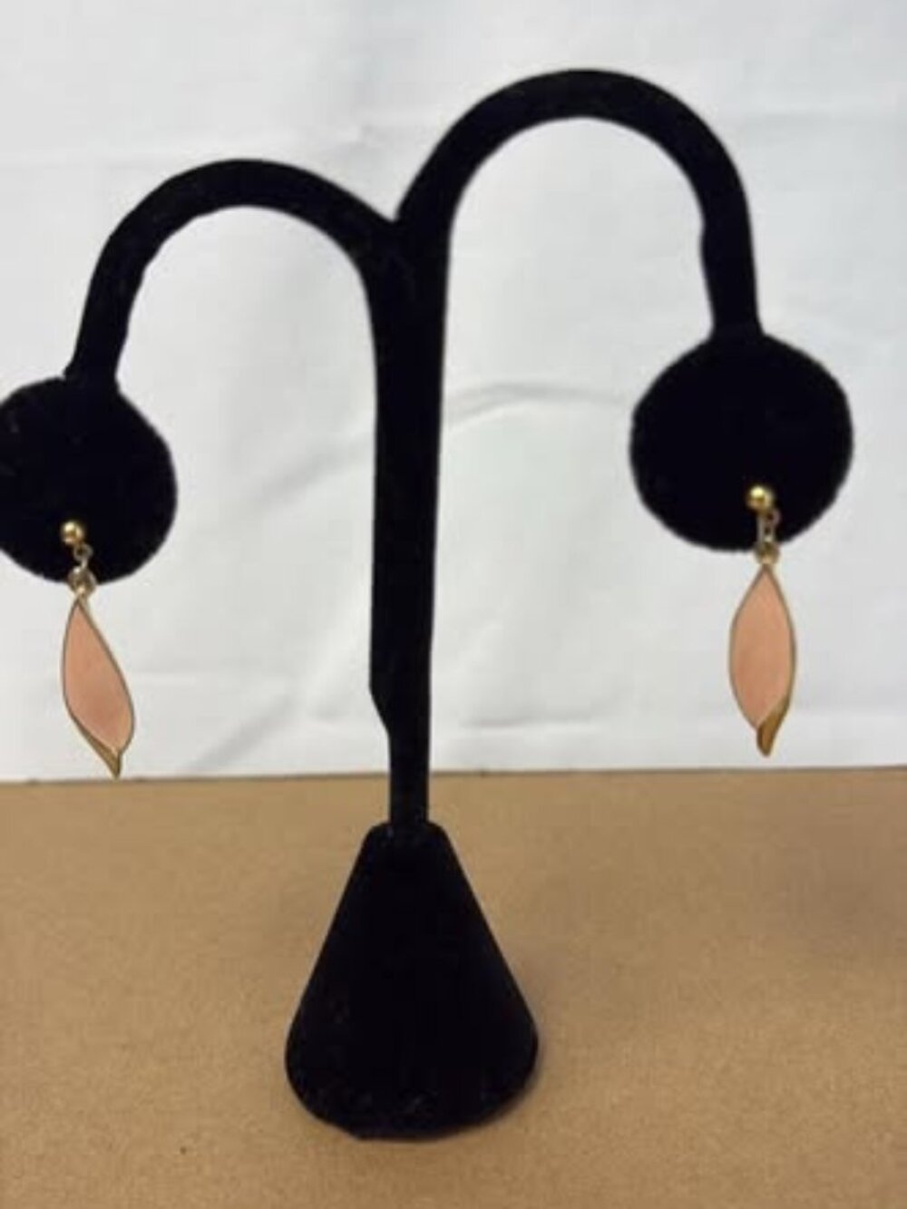 Vintage Peach Enameled Metal Oval Drop Dangle Pierced 3/4” Drop Earrings